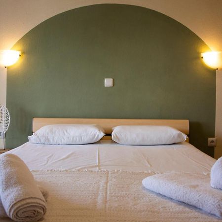 Seamoon Appartement Néa Péramos Buitenkant foto