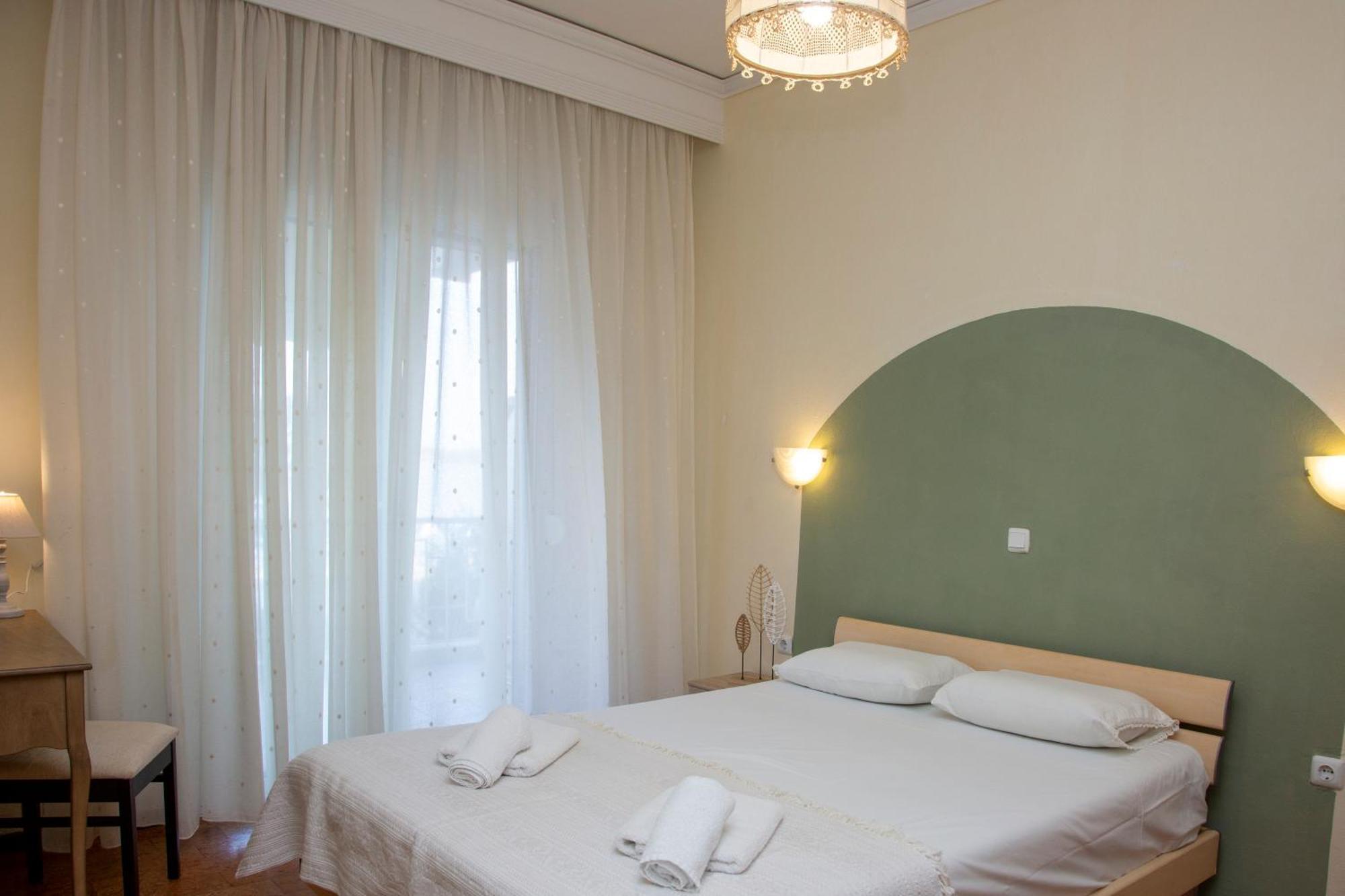 Seamoon Appartement Néa Péramos Buitenkant foto